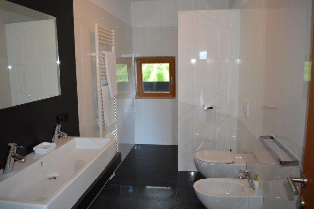 Weingut Bachguetl Apartment Чермес Екстериор снимка
