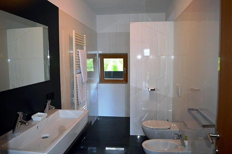 Weingut Bachguetl Apartment Чермес Екстериор снимка